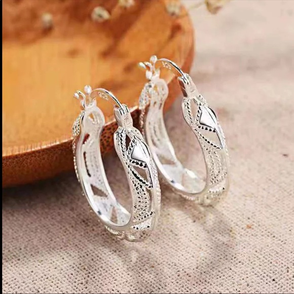 New 925 Silver Women’s Fashion Thick Hoop Earrings - Picture 5 of 5